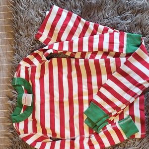 Size 5 long sleeved/pant hanna anderson Christmas pj
